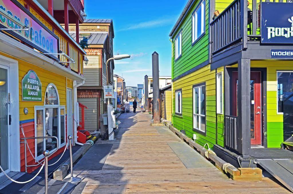Fisherman'S Wharf Bed & Breakfast Вікторія Екстер'єр фото